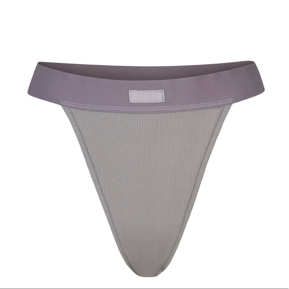SKIMS COTTON RIB THONG *BRAND NEW IN PACKAGING*
